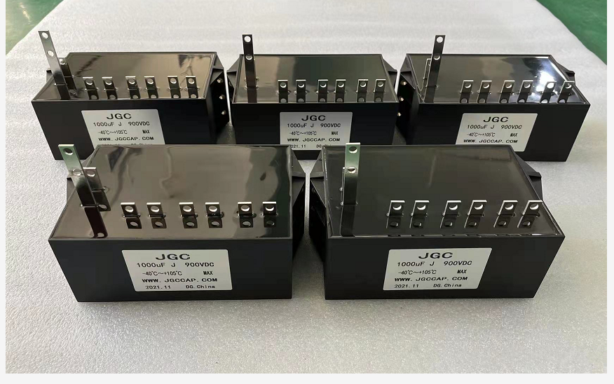 DC-Link电容( 方型盒式 )(图4) DC-Link电容( 方型盒式 )(图4)